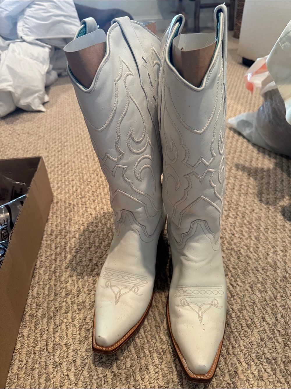 Women's White Embroidered Western Heeled Boots
